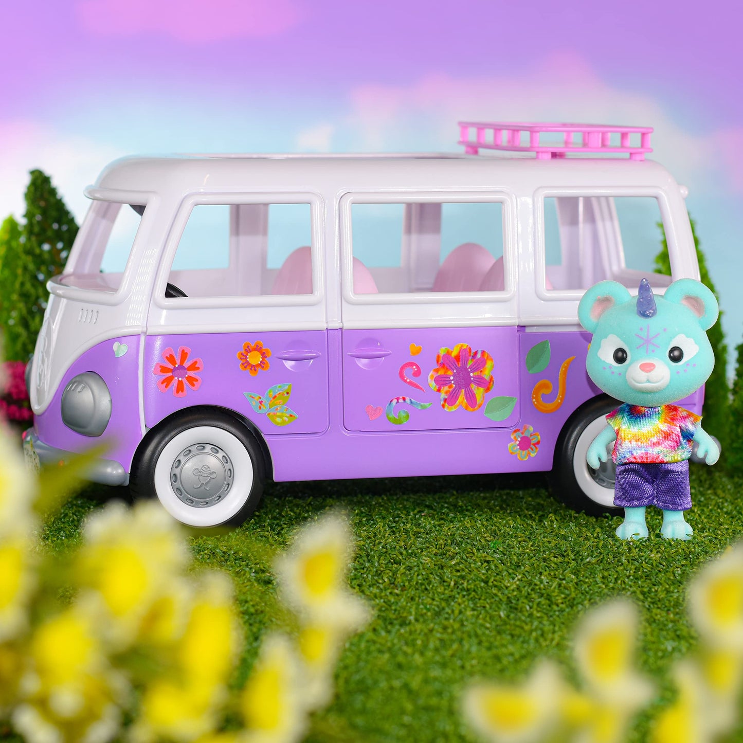 Honey Bee Acres Rainbow Ridge Flower Groove Van with Exclusive Unicorn Figure