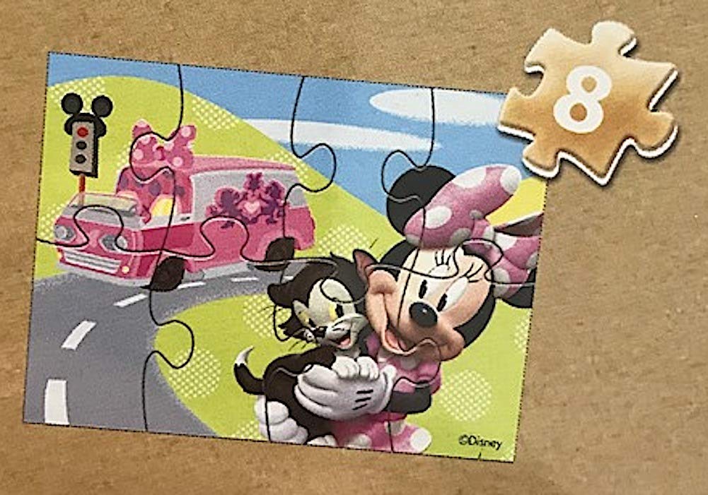 Spin Master Minnie Mouse 5 Jigsaw Puzzles with Wood Storage Box